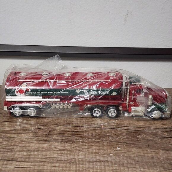 Sears 18-Wheel Tanker Truck 2000 Limited Edition Season's Greetings Christmas - Picture 3 of 4
